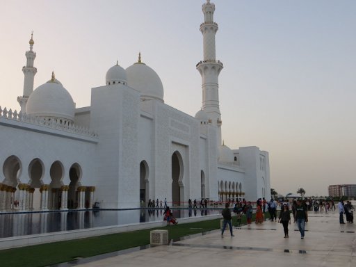 Scheich Zayed Moschee, Abu Dhabi, Vereinigte Arabische Emirate, Haupteingang im Süden