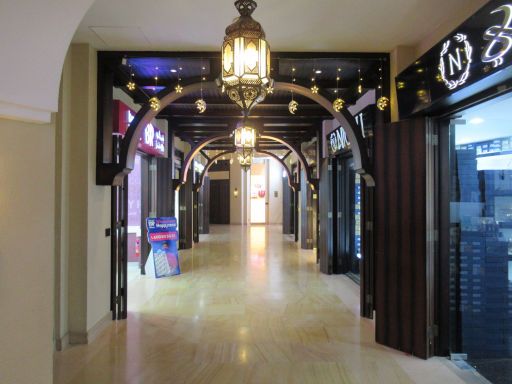 The Souk at Qaryat Al Beri, Abu Dhabi, Vereinigte Arabische Emirate, G&auml;nge im Stil eines Souks