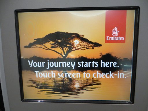 Terminal 3 Emirates® vollautomatischer Check–In, Vereinigte Arabische Emirate, Touch Screen Eingabe