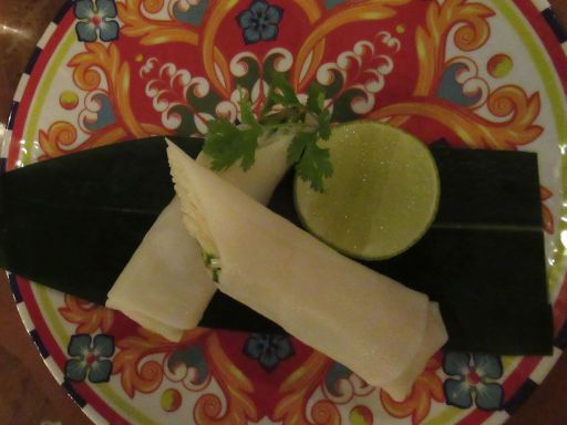 Mama Shelter Hotel, Skypool Bar, Restaurant und Terrasse, Dubai, Vereinigte Arabische Emirate, Vietnamesische Sommerrolle mit Glasnudeln