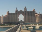 Palm Jumeirah, Dubai, Vereinigte Arabische Emirate, Atlantis The Palm Hotel im Jahr 2010