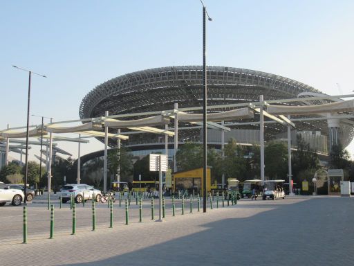 Expo 2020 Dubai, Dubai, Vereinigte Arabische Emirate, Eingang und Golf Cars bei Terra