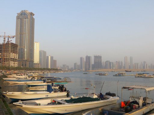 Sharjah, Vereinigte Arabische Emirate, Bucht mit kleinen Fischerbooten