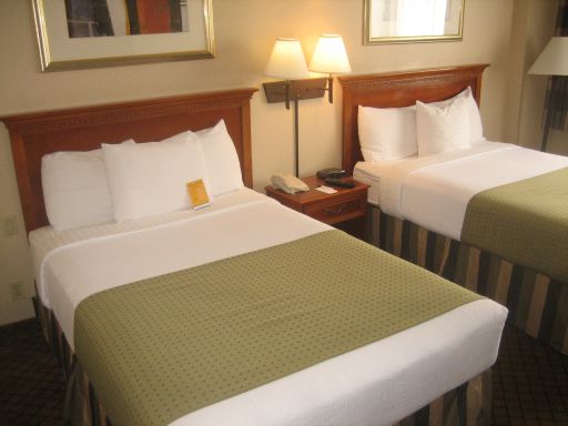 Holiday Inn, Long Beach, Downtown Area, Kalifornien, USA, Zimmer 215 mit zwei Doppelbetten