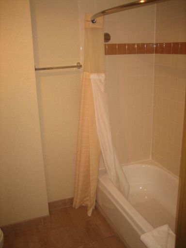 Holiday Inn, Long Beach, Downtown Area, Kalifornien, USA, Bad mit Badewanne und Duschfunktion