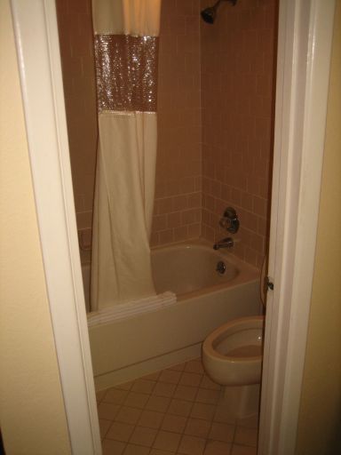 Howard Johnson Inn, Maingate East, Kissimmee, Florida, USA, Dusche mit Badewanne und WC