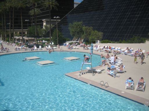 LUXOR®, Las Vegas, Nevada, USA, ein Teil vom Schwimmbecken