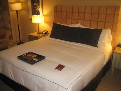 MGM Grand, Las Vegas, Nevada, USA, Zimmer mit King Size Bett