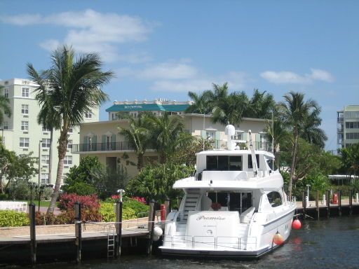 Riverfront Cruises, Fort Lauderdale, Florida, Vereinigte Staaten von Amerika, Motoryacht am Steg