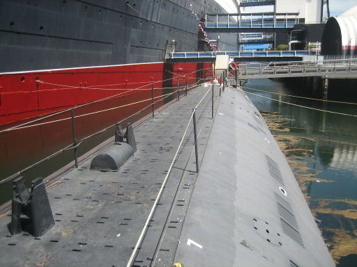 Russian Scorpion B-427, Long Beach, Vereinigte Staaten von Amerika, Zugangsbrücke und Deck vom U-Boot