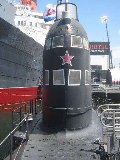 Russian Scorpion B-427, Long Beach, Vereinigte Staaten von Amerika, Brücke mit Fenstern