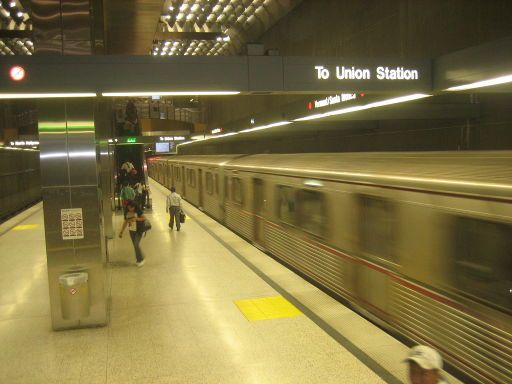 Metro, U-Bahn, Los Angeles, Kalifornien, Bahnsteig Vermont / Santa Monica Station