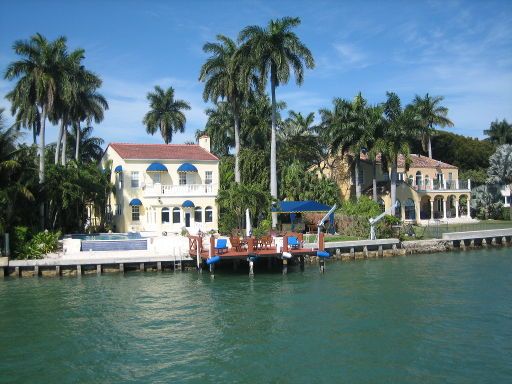 Captain Jimmy’s Fiesta Cruises, Miami, Florida, Vereinigte Staaten von Amerika, Luxushäuser auf einer Insel