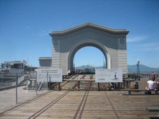 Fisherman’s Wharf, San Francisco, Vereinigte Staaten von Amerika, Pier 43 Ferry Arch