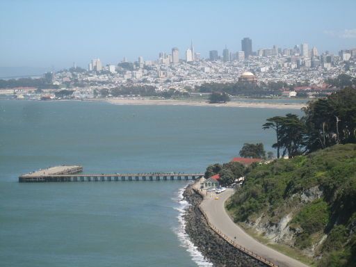 Golden Gate Bridge, San Francisco, Vereinigte Staaten von Amerika, Ausblick von der Brücke auf die Stadt