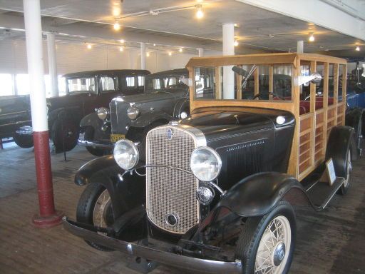 Maritime National Historical Park, San Francisco, Vereinigte Staaten von Amerika, historische Autos auf der Fähre