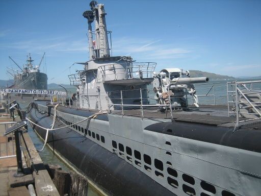 San Francisco Maritime National Park Association, San Francisco, Vereinigte Staaten von Amerika, U-Boot USS Pampanito Bordkanonen auf dem Vorderdeck