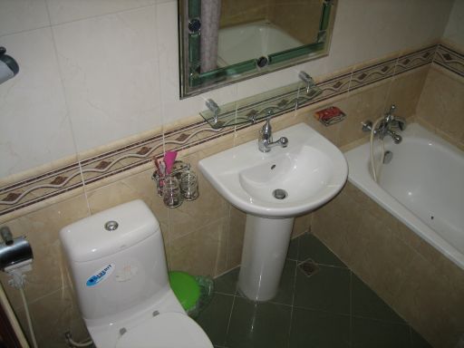 Lucky Star, Hanoi, Vietnam, Bad mit WC, Badewanne und Waschbecken