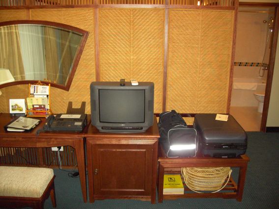 Rex Hotel, Ho Chi Minh, Saigon, Vietnam, Suite mit zwei Einzelbetten, TV, Fax, Trennwand, Sitzgruppe